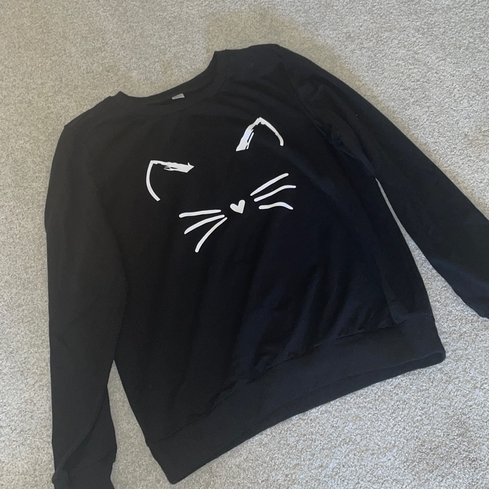 Cute sweater💕😁Never been worn!